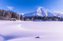 Schneeschuh wandern am  Arnisee