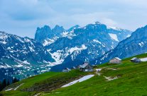 Machen Sie einen Ausflug und kommen Sie in den Genuss einer wunderbaren Aussicht und der weit herum bekannten Alpenflora.