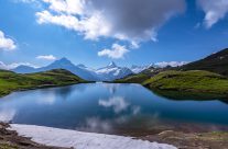 Der Bachalpsee reist als Postkarte um die Welt. Dennoch: Kein Foto vermag die Ausstrahlung des Bergsees zu fassen. Dafür muss man hin und sich selbst ein Bild machen