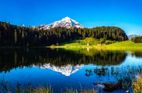 Der Golzernsee, auch Golzerensee geschrieben, ist ein Bergsee im Urner Maderanertal.