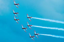 Flugshow mit dem PC 7 Team der  Luftwaffe  in  Sitterdorf